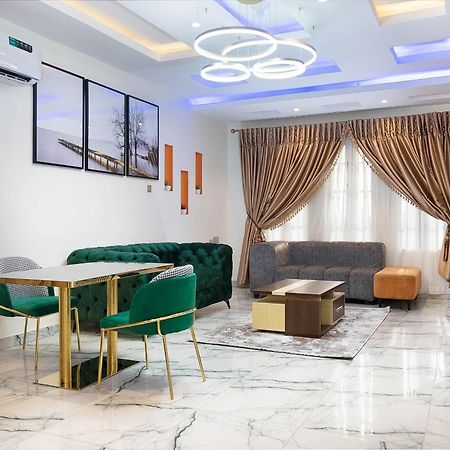 God'S Touch Apartments Remi Fani Kayode Gra. Ikeja Esterno foto