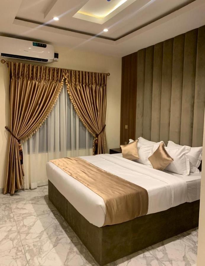 God'S Touch Apartments Remi Fani Kayode Gra. Ikeja Esterno foto