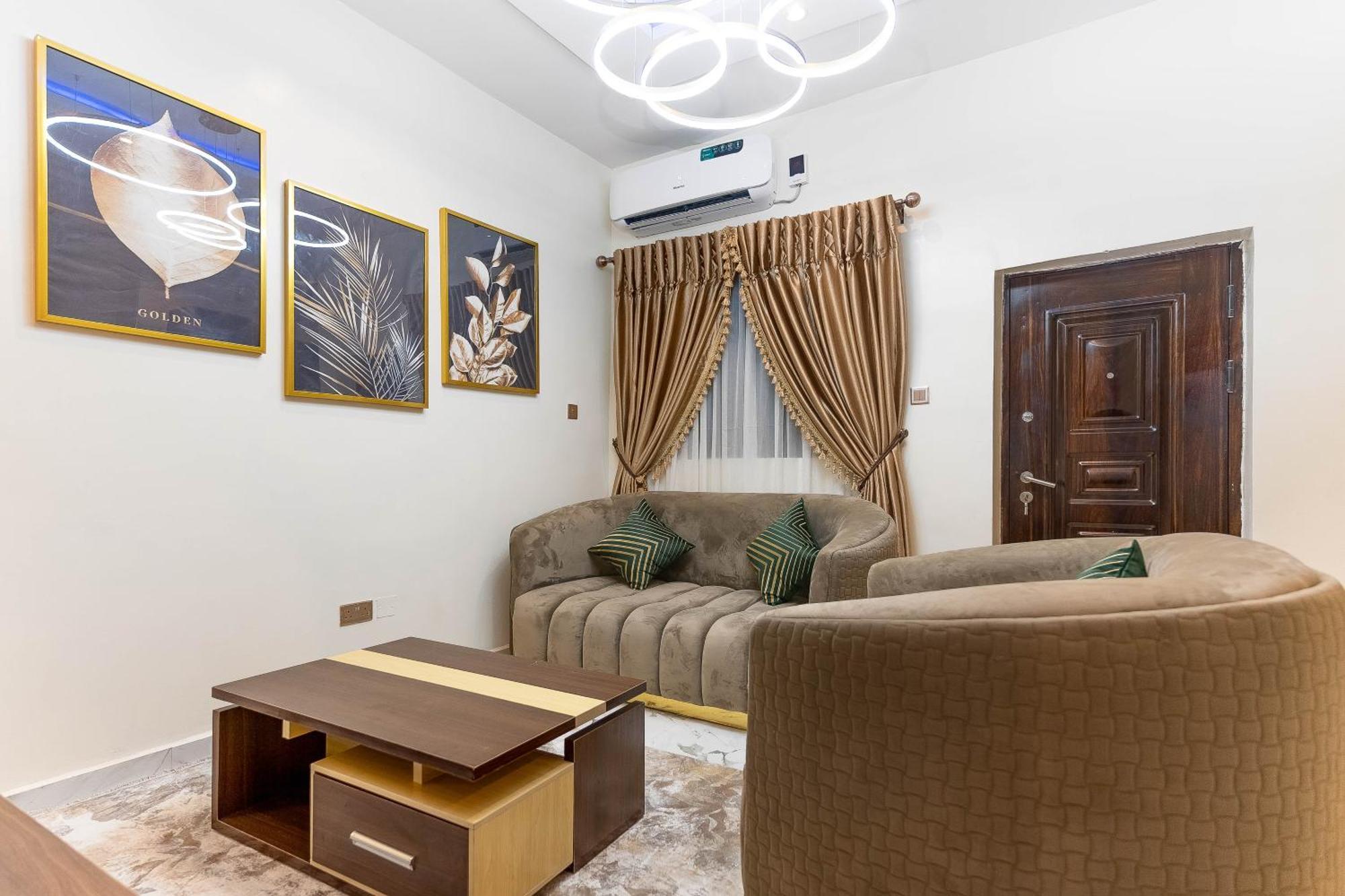 God'S Touch Apartments Remi Fani Kayode Gra. Ikeja Esterno foto