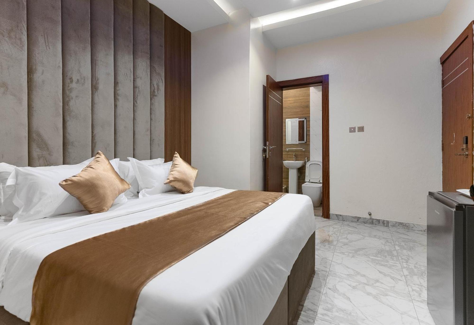God'S Touch Apartments Remi Fani Kayode Gra. Ikeja Esterno foto
